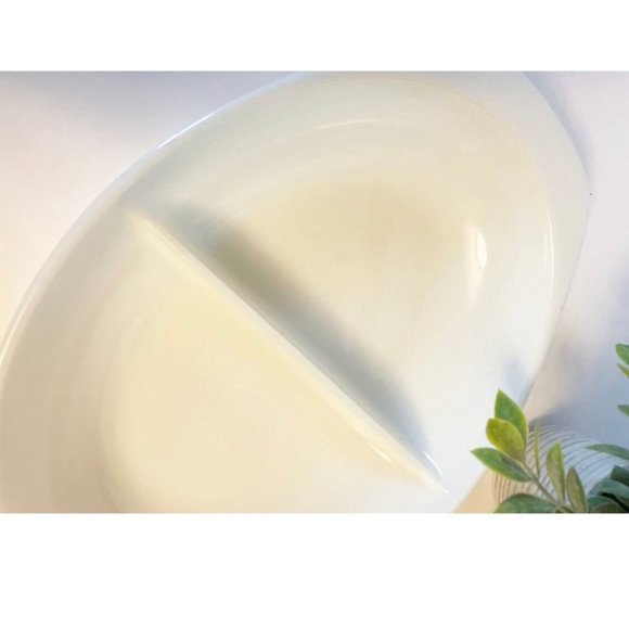 Vintage White Pyrex Opal Ware Oval Divided Vegetable Serving Dish Bowl 1063 1.5. - Picture 4 of 6